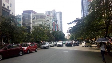 Bán nhà Nguyễn Thị Định, ô tô đỗ cửa, vỉa hè 2m, kinh doanh tốt, khu dân trí cao, 72m2