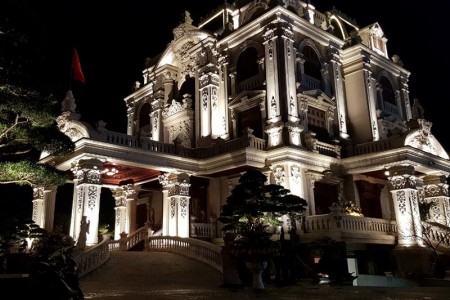 Bán nhà biệt thự bán đảo Linh Đàm DT 275m² Kiến trúc Tân cổ điển Pháp giá 105 tỷ LH 0966 899 812