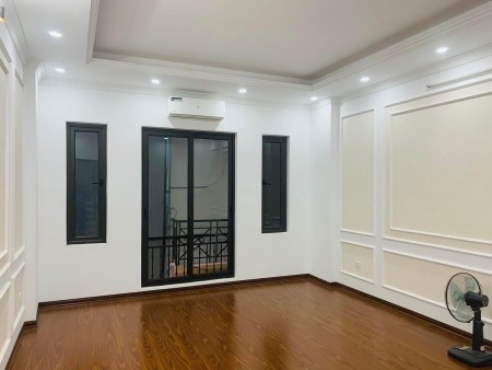 Bán nhà ngõ 235 Yên Hoà, Cầu Giấy, DT 36m² x 5 tầng, giá 5,2 tỷ đồng