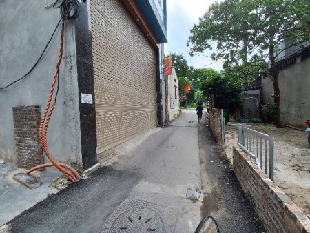 Bán đất Lạc Long Quân tây hồ ô tô vào thông số vàng. Dt 140m2, Mt 9m. Giá nhỉnh 29 Tỷ