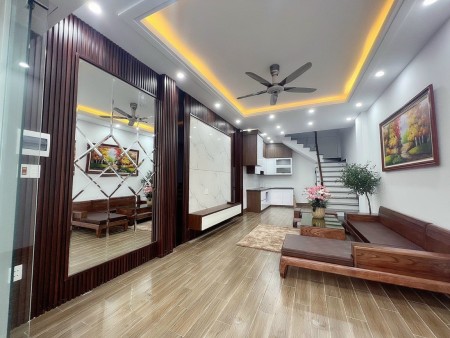 Bán nhà chính chủ đường Lạc Long Quân, TP Hải Dương, nhà 4 tầng mặt tiền sông thông thoáng