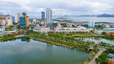Bán nhà phố tại phường Hùng Thắng Bãi Cháy, Hạ Long, LH 0849271084