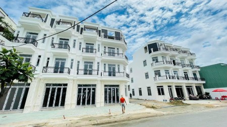 Bán nhà mặt tiền chợ, cạnh khu Tên Lửa, DT 4,5 x 22, 3 lầu