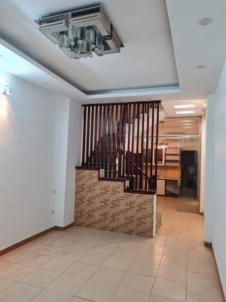 Bán nhà tại Lạc Long Quân, Tây Hồ, diện tích 47m2 giá chỉ 5tỷ