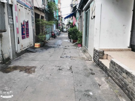 Bán nhà hẻm thông CMT8, Quận 10, gần chợ trường học, bệnh viện, khu dân trí an ninh đảm bảo