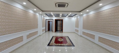 Bán tòa nhà văn phòng mặt phố Hoàng Cầu, DT 215m² x 9 tầng, giá 106 tỷ đồng