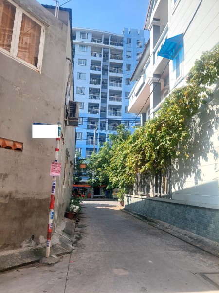 Bán nhà mặt tiền 5m, 4 tầng đúc, 4 phòng ngủ, hẻm 4m, nhỉnh giá 5 tỷ đồng