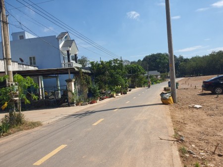 Chính chủ cần bán gấp lô đất ngay chợ Nhật Huy Bến Cát dt 3740m2 đã có sổ