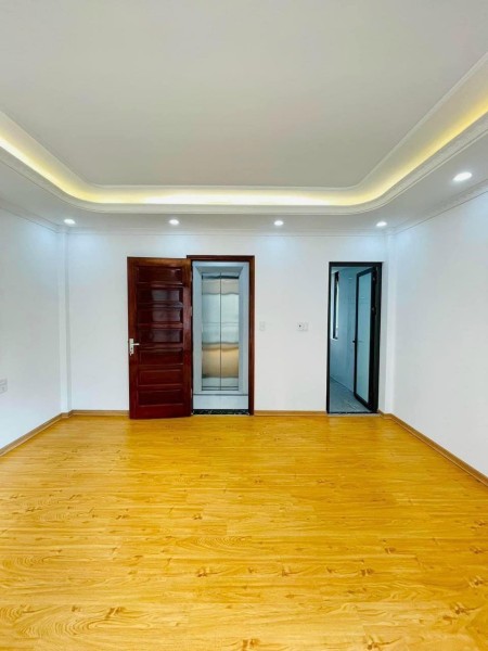 Bán nhà phố Tây Sơn, DT 38m² x 6 tầng, Thang máy, MT 5,5m, giá 6,5 tỷ