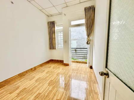 Bán nhà mới đường Quang Trung, DT 48m², hẻm xe hơi đổ cửa giá rẻ giảm ngay 500 triệu