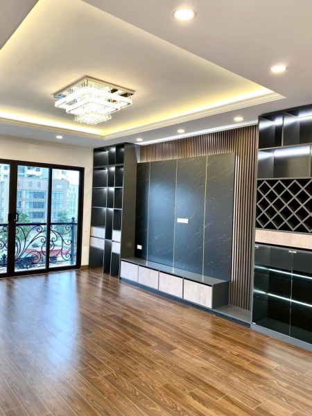 Bán nhà Tây Sơn, quận Đống Đa, có thang máy, giá 6,5 tỷ đồng, LH 0985689629
