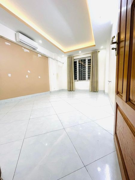 Bán nhà phố Nguyễn Ngọc Vũ, DT 35m² x 5 tầng, MT 4m, thiết kế sang trọng, khách mua về ở luôn
