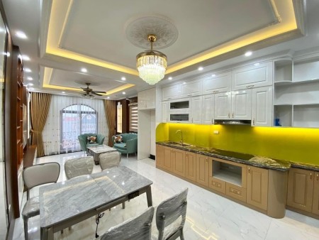 Bán nhà Tây Sơn ngã Tư Sở, quận Đống Đa, DT 40m² x 6 tầng, thang máy, giá 6 tỷ 5