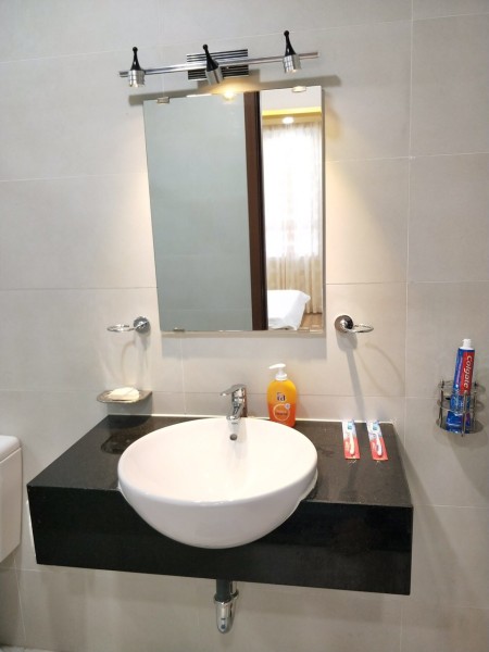 Cần cho thuê gấp căn 2PN bao đẹp , dự án Grand Riverside Q4, giá rẻ nhất thị trường