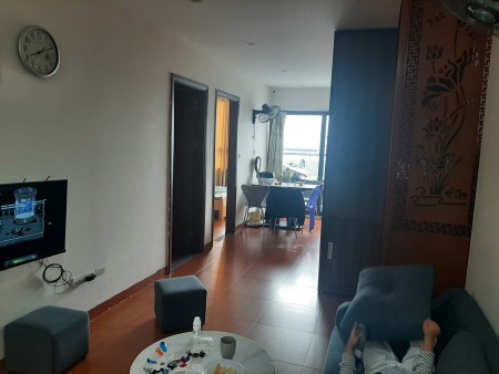 Chính chủ cần bán gấp căn hộ 2 phòng ngủ, 2wc, 1 ban công, 1 lôgia, sổ hồng sở hữu lâu dài