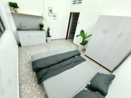 Cho thuê Căn hộ Studio có Nội thất cơ bản ngay Chợ Phạm Văn Hai và Lê Văn Sỹ