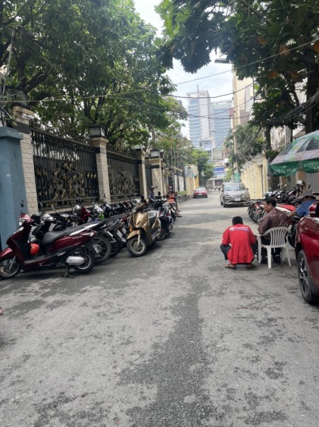 Bán gấp tòa nhà văn phòng đường Nguyễn Thông, Quận 3, giá 45 tỷ thương lượng