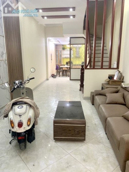 Siêu phẩm nhà hiếm Thanh Xuân, giá 6 tỷ, khu phân lô tô tránh, giá cực tốt