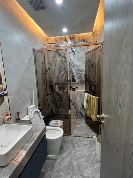 Bán gấp nhà đường Lê Thúc Hoạch, Tân Phú, DT 40m² x 5 tầng, liên hệ 0933811122