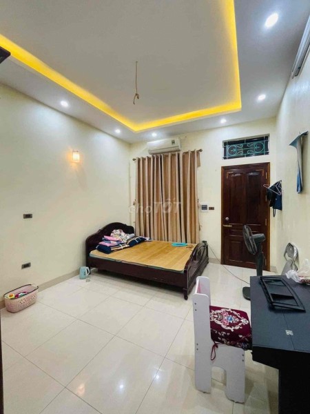 Bán nhà Hoàng Liệt, ô tô đỗ cửa, khu dân cư, nhỉnh giá 4 tỷ