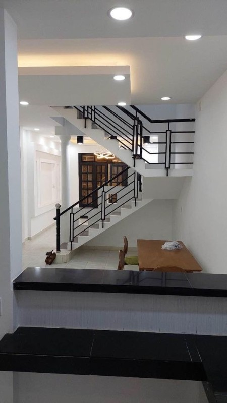 Hẻm ô tô né nhau. Gần Ngã Tư Lê Trọng Tấn Nguyễn Thị Tú