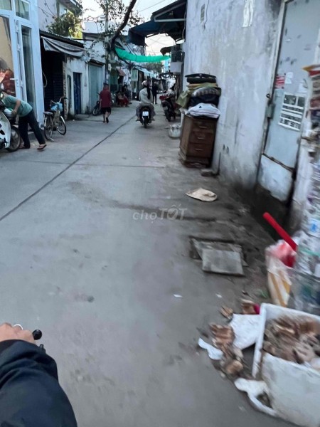 Hẻm 6m thông ra Lê Văn Quới. Ở đc 2 thế hệ. Sát đưowngf nhựa