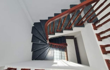 Bán nhà ngõ Gốc Đề diện tích 41m2 5 tầng giá 3.7 tỷ sổ sẵn