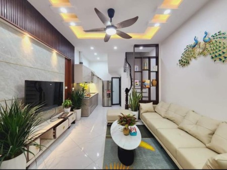 Bán chung cư mini Nguyễn Trãi 6 tầng 10 phòng 30m ra phố dòng tiền 420 triệu/năm
