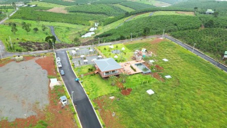 Đất riêng tại Bảo Lộc giá chỉ 9triệu/m2 vew thoáng, khu dân cư