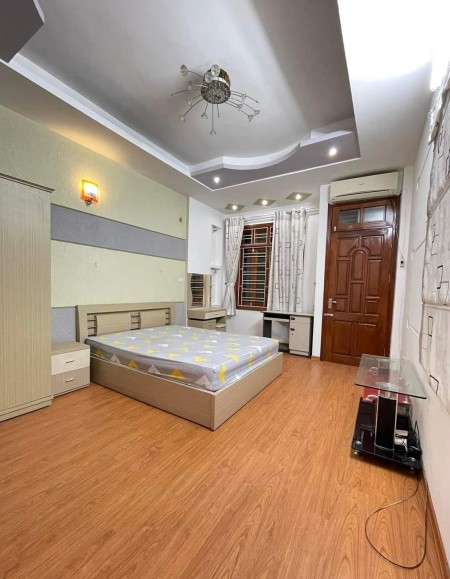 Bán nhà phố Trương Định ô tô đỗ cổng dtsd 40m2, 4 tầng giá 3.35 tỷ