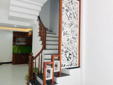 Bán nhà Yên Vĩnh mới chỉ việc về ở luôn. 2,8 tỷ- ngõ rộng, thông- sát đô thị Hinode Royal Park