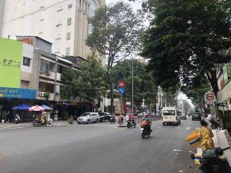 Hàng Khủng Mặt Tiền đường Lê Hồng Phong Quận 10 ngộp cần bán Gấp