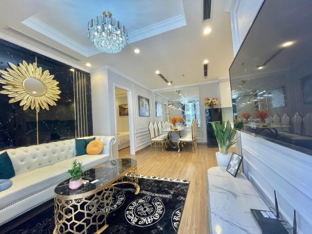 Cần tiền bán gấp căn 2pn 1wc view thoáng giá 1.490 tỷ Vinhomes Gia Lâm, lh 0976.366.513