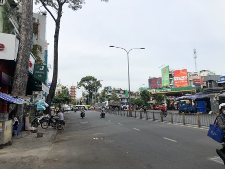 Bán nhà 2 mặt tiền Ngô Gia Tự, Quận 10, chủ ngộp ngân hàng cần bán gấp