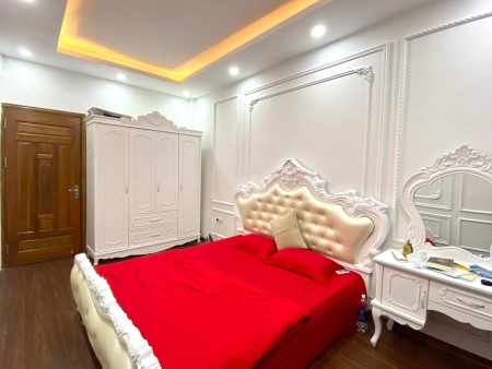 Bán nhà Xuân La khu an sinh tuyệt đẹp, ô tô đô cổng, dt 45m 4,390 tỷ