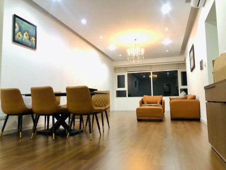 Cho thuê Saigon Pearl 3PN 140m2 Đầy đủ nội thất tầng cao view mát, giá 35tr/tháng bao phí