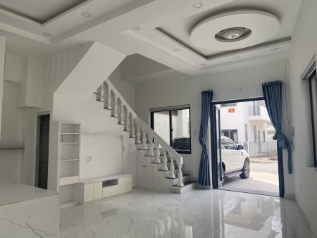 Cần chuyển nhượng lại căn nhà tại KDC cao cấp The Pearl Riverside, Bến Lức, Long An