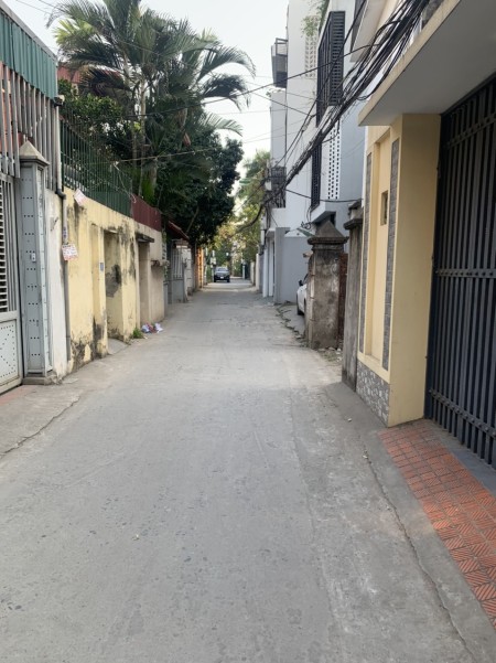 ️️️Chỉ Gần 3Tỷ Có Ngay Nhà Gia Thượng Ngọc Thuỵ Long Biên Ngõ Ô Tô Gần Hồ Ao Lão.