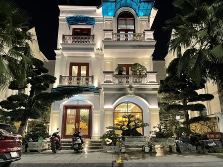 Bán biệt thự đơn lập Hải Âu 282m2 đối diện quảng trường giá 86.8 tỷ Vinhomes Gia Lâm (0985 941 715)