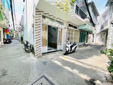 Bán nhà Quang Trung, ngay ngã 5, hẻm xe hơi, giá chỉ 2 tỷ 85, tặng nội thất đầy đủ