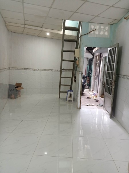Nhà nguyên căn Dương Quảng Hàm, 1 trệt 1 lửng , có ban công – ưu đãi cho sinh viên