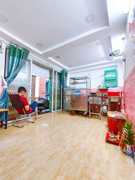 Bán nhà hẻm Hoàng Văn Thụ - Tân Bình 18m2 giá 3 tỷ 3.