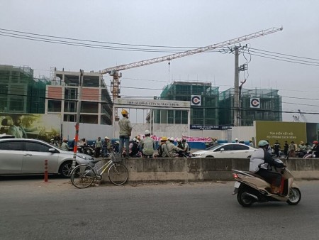 Ảnh bài viết: Nhiều công nhân The Global City quận 2 đình công chưa rõ lý do