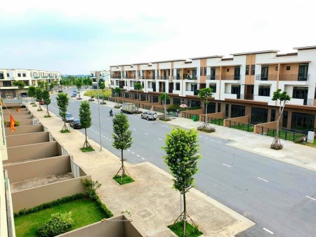 Cần bán gấp shophouse phố đi bộ 26m Centa City giá yêu thương.
