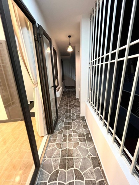Lê Lợi 43m2 xây mới 4 tầng nội thất đầy đủ, ô tô đỗ gần ngõ thông, 4,3 tỷ. Liên hệ 0986951728