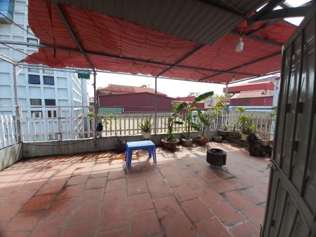 Bán đất tặng nhà 56m2, đường Nguyễn Trãi ô tô đỗ, kinh doanh ngon