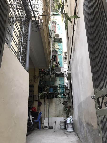 Chính chủ cho thuê nhà riêng 60m2, 4 tầng, 4 phòng ngủ, đủ đồ, phường Láng Hạ. Giá 10tr/tháng