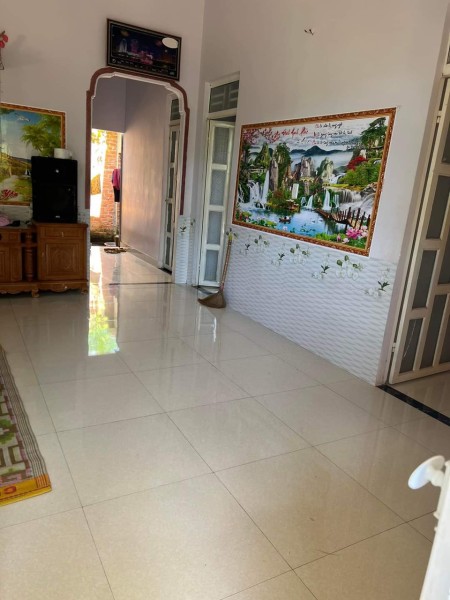 Bán nhà cấp 4 ngay KCN Xuyên Á 162m2 SHR giá 720 triệu