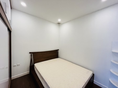 Cho thuê căn hộ 2 PN + 2 WC dự án The Prince, giá 23 triệu/tháng bao phí QL