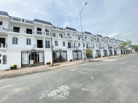 Bán nhà phố đường Võ Văn Kiệt, Trung Tâm Hành Chánh TP Vĩnh Long